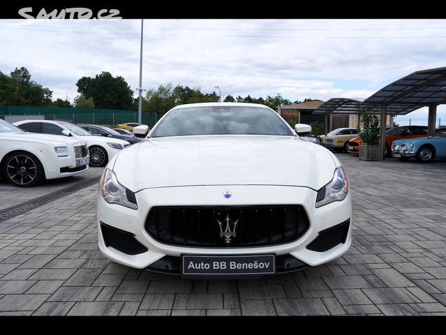 Maserati Quattroporte